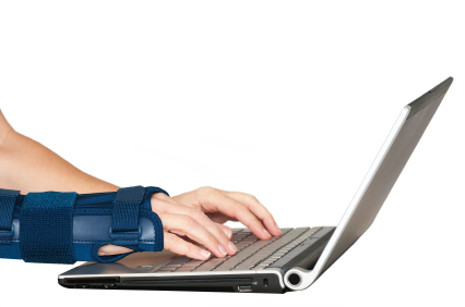 typing with a carpal tunnel syndrome brace